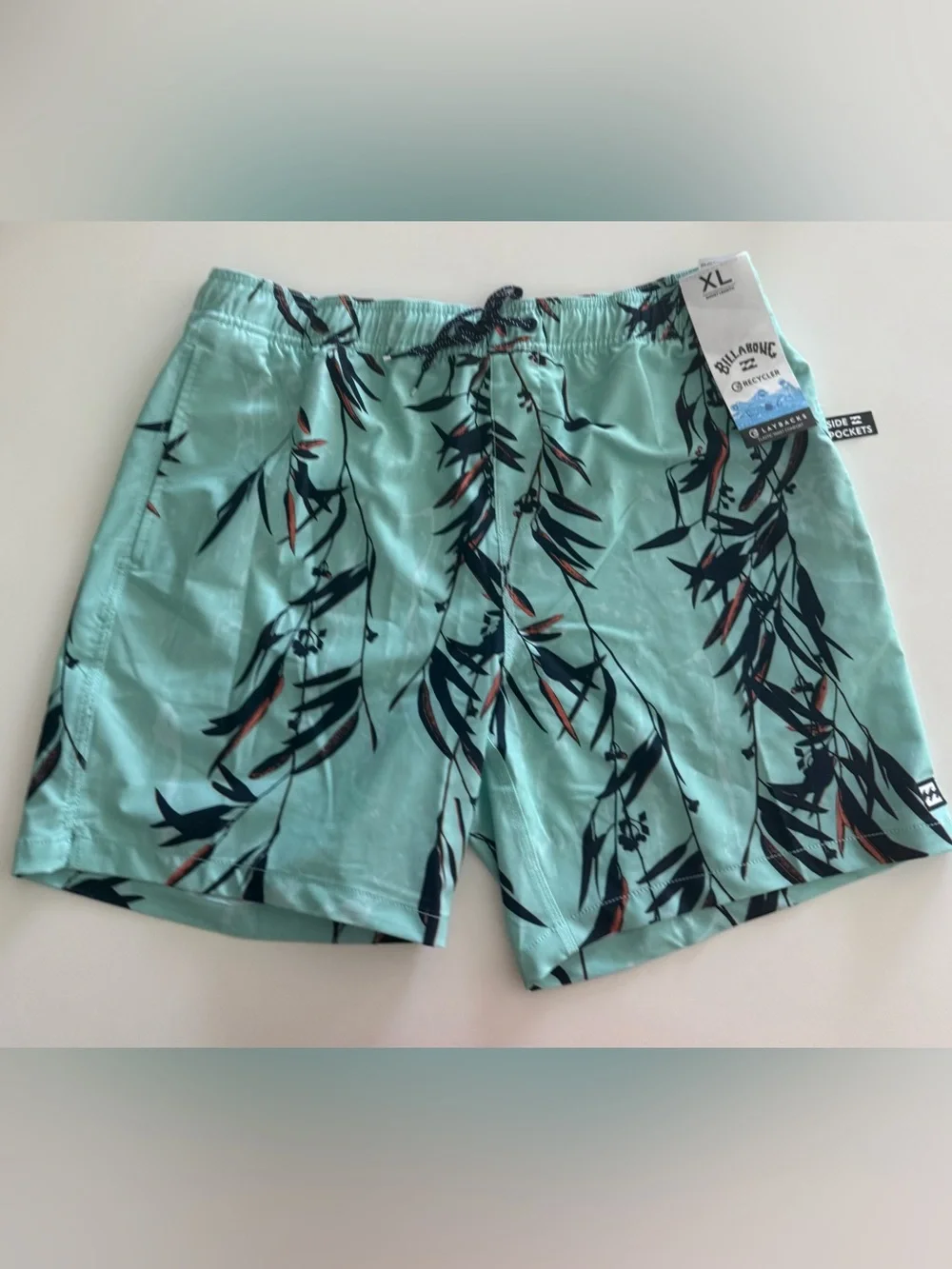 Billabong Mens Sundays Layback Boardshort, 17 Inch Outseam, XL, NWT
